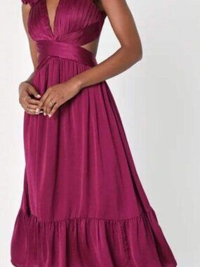 Lulu's Plum Ruffled Plunge-Back Prom Dress